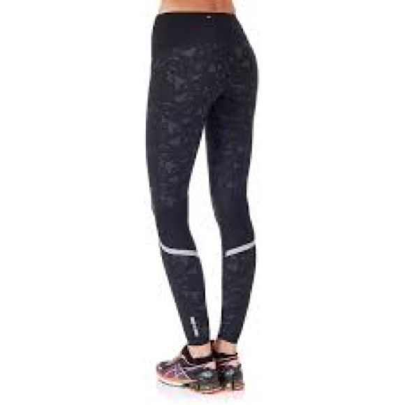 Sweaty Betty Zero Gravity Leggings Size M Black Gray Print Mesh Knee - Picture 9 of 10